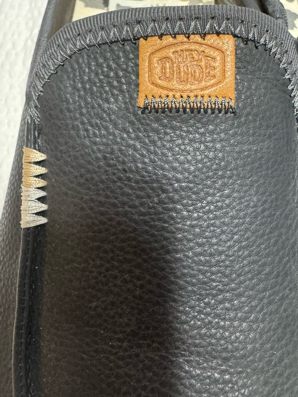 black leather Hey Dude Austin Lift slip-on white platform black size 8 - Picture 10 of 11